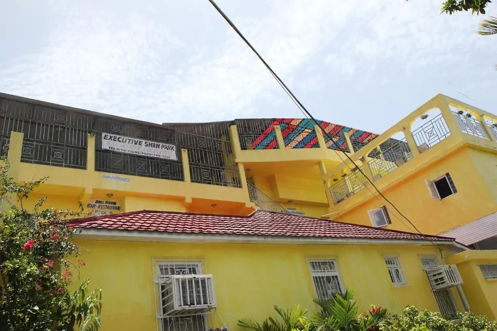 Executive Shaw Park Guest House Ocho Rios