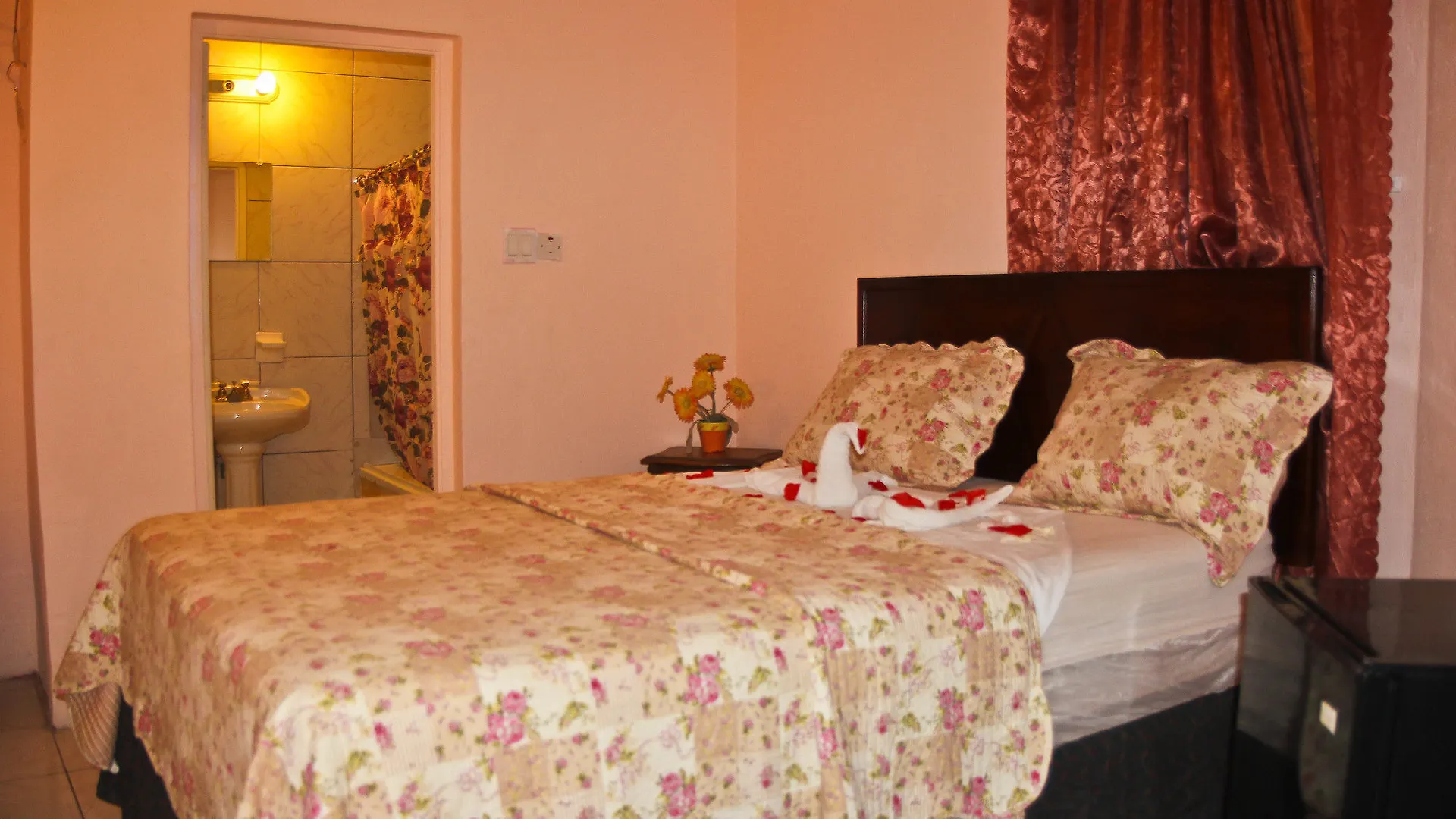 Executive Shaw Park Guest House Ocho Rios