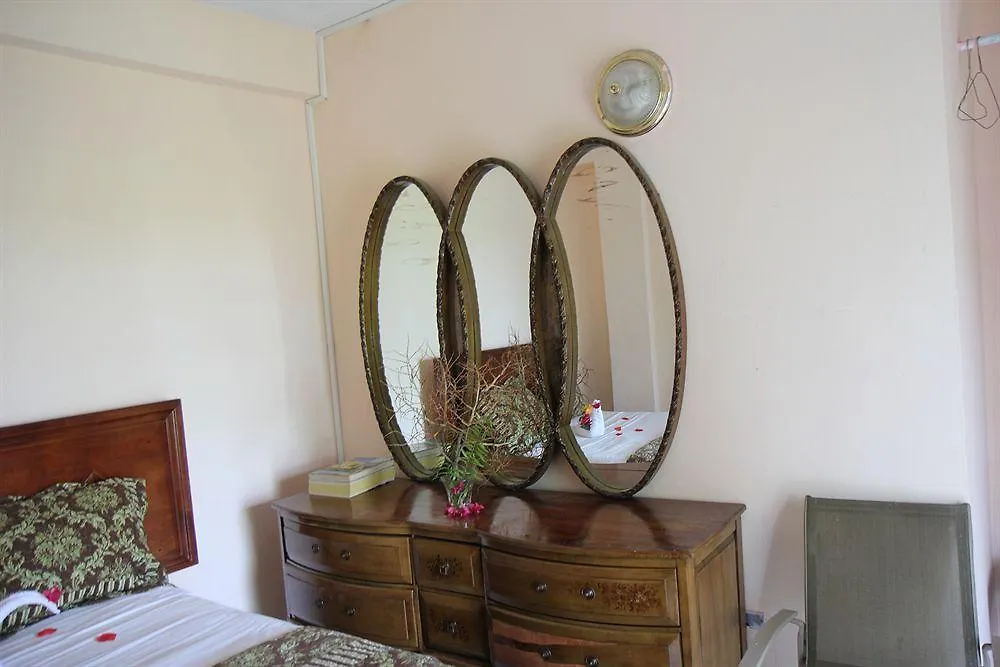Executive Shaw Park Guest House أوشو ريوس فندق
